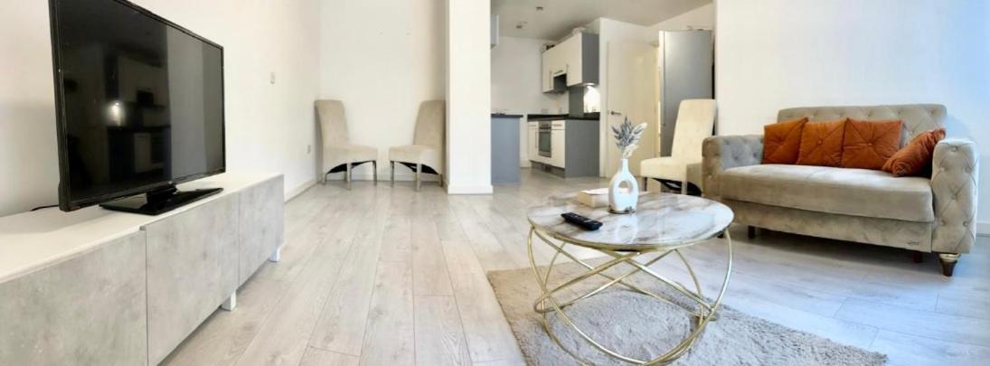 Apartment Stylish 2 Bed *
